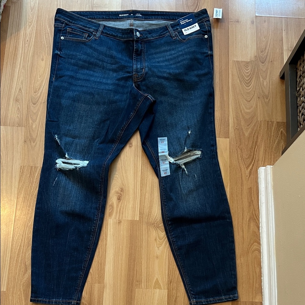 Old Navy  Womens plus size Dark Blue Relaxed Jeans  distressed knees. Size 22